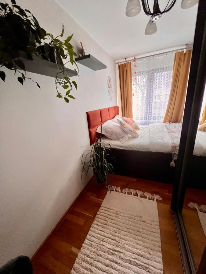 Yellow Apartment Airport Galeria Mokotow Netflix Varsó Kültér fotó