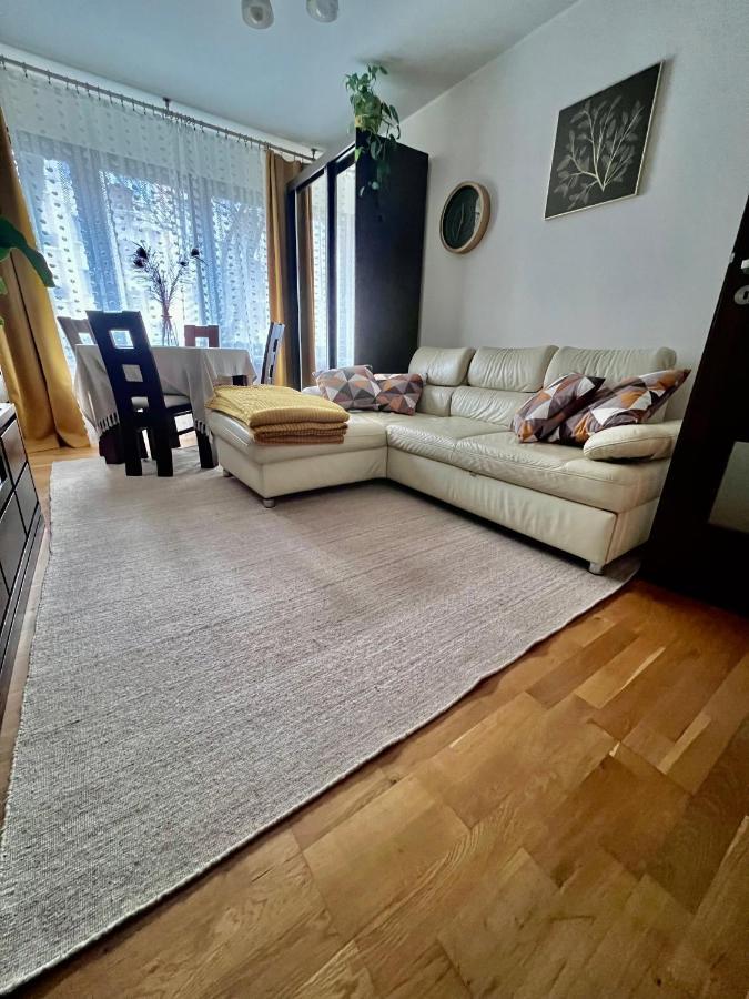 Yellow Apartment Airport Galeria Mokotow Netflix Varsó Kültér fotó